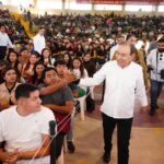 Gobernador Durazo impulsa becas universales para aliviar gasto familiar y mantener a jóvenes en clases