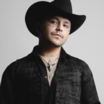 ¡Nodal dice adiós a su nombre! Ahora es oficialmente «El Forajido» 🤠🚫