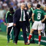 “Nos equivocamos tres veces y lo pagamos caro”, reconoce Javier Aguirre tras la derrota y eliminación de México ante Inglaterra