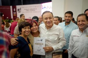 Durazo y Sedatu aseguran el patrimonio de familias sonorenses con entrega de escrituras y créditos liquidados