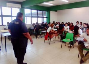 Imparten pláticas del programa D.A.R.E. a estudiantes y docentes del Conalep Cananea para prevenir uso de vapeadores y deserción escolar