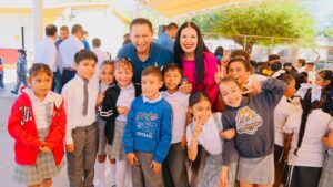 Acerca alcalde Iván Sandoval aprendizaje y diversión a la niñez con “Educando con el Corazón”