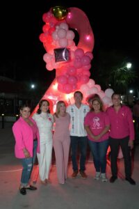 Con caravana vehicular y encendido de mega lazo rosa, conmemora Navojoa el Día Mundial contra el Cáncer de Mama